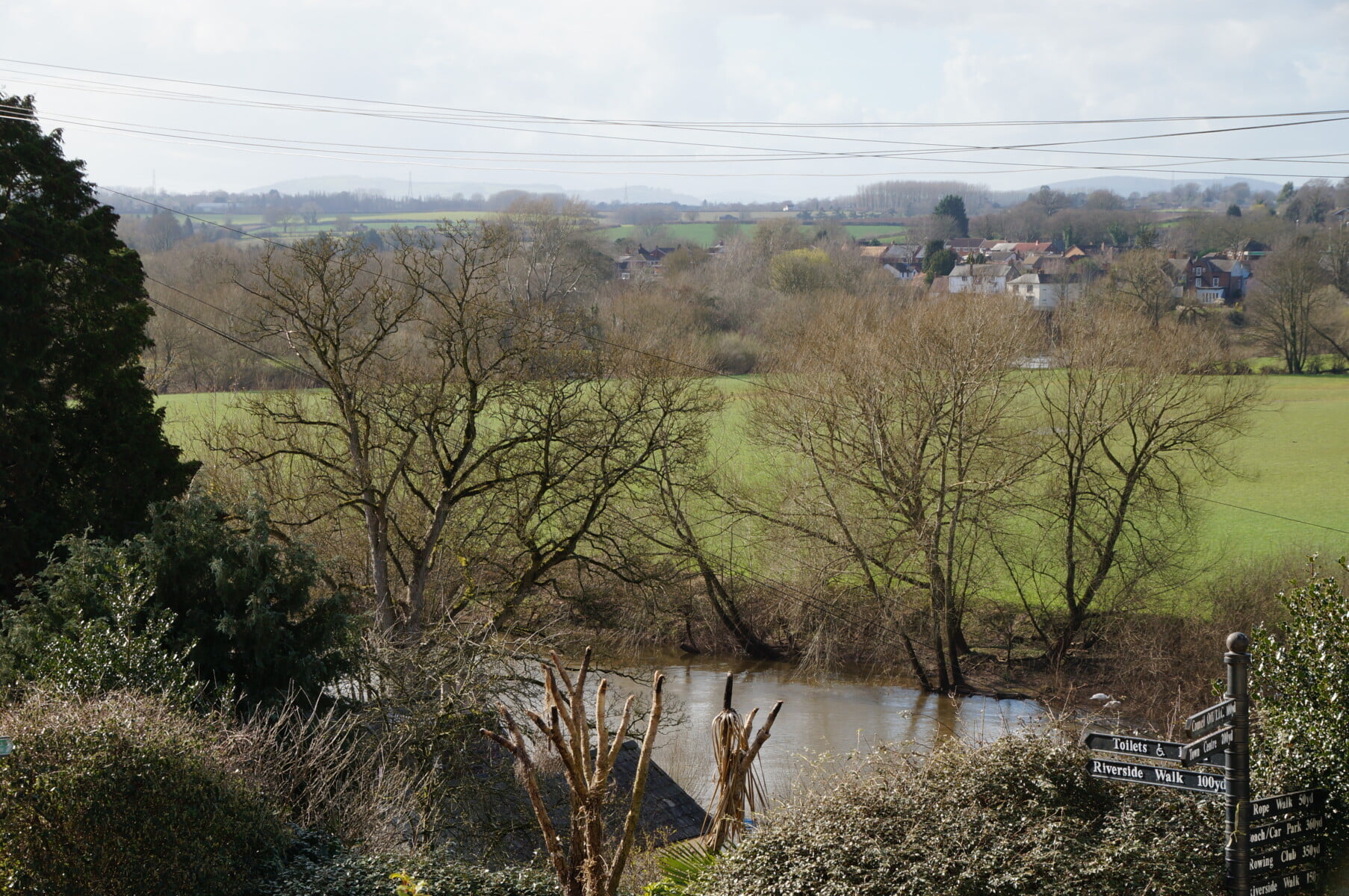 uperKingTwin Ensuite with partial river views 7