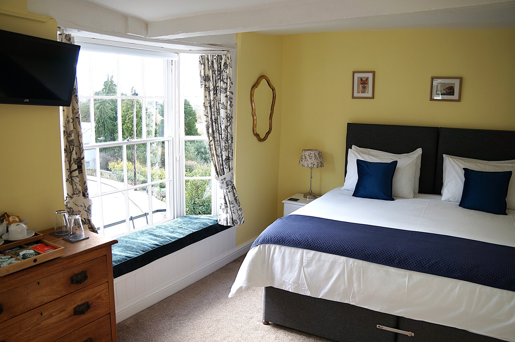 New Photos for SuperKing Twin Ensuite with partial river views 1